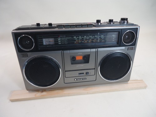 Sanyo 9930 boombox - 9930,