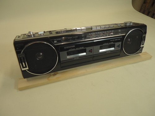 Sanyo 700 boombox - m,